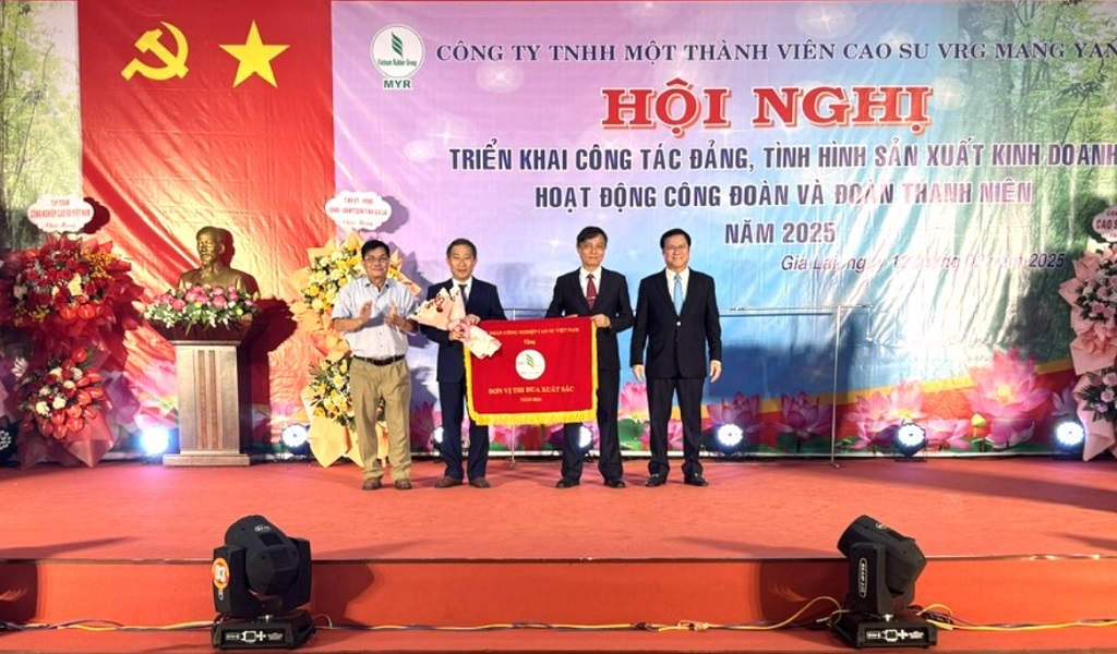 Cao su Mang Yang tăng trưởng tốt